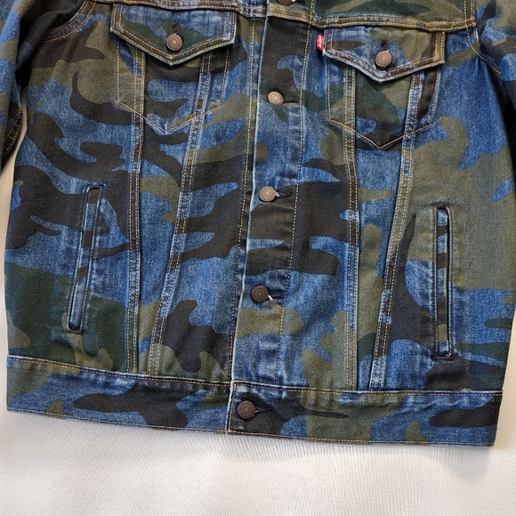 Levi's Camouflage Denim Trucker Jacket - Picture 5 of 11